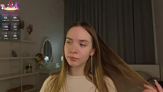 CarollSmithh from StripChat is Freechat