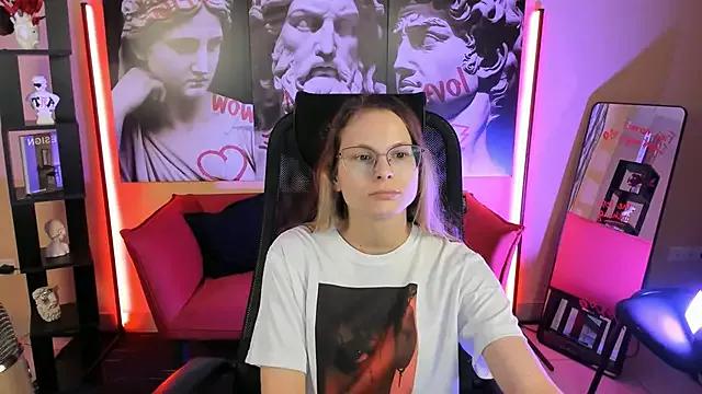 Explore our live girls sluts from our Custom and Multi clubs and checkout exclusive access to highly interactive content, such as shape, hair, titties, pussy type and many more.