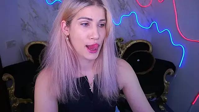 Photos of CassandraGood from StripChat is Freechat