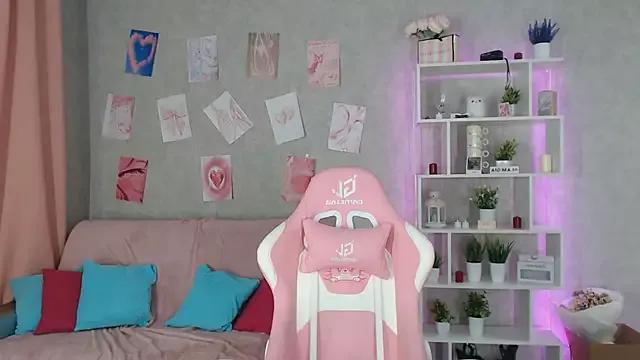 Explore our live girls sluts from our Custom and Multi clubs and checkout exclusive access to highly interactive content, such as shape, hair, titties, pussy type and many more.