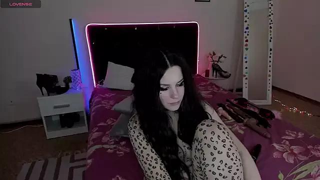 Explore our live girls sluts from our Custom and Multi clubs and checkout exclusive access to highly interactive content, such as shape, hair, titties, pussy type and many more.