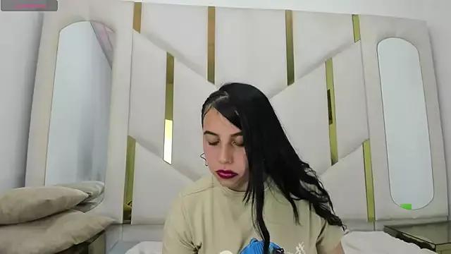 Explore our live girls sluts from our Custom and Multi clubs and checkout exclusive access to highly interactive content, such as shape, hair, titties, pussy type and many more.