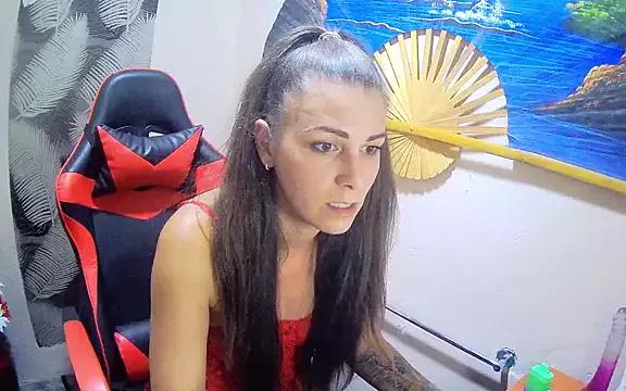 Explore our live girls sluts from our Custom and Multi clubs and checkout exclusive access to highly interactive content, such as shape, hair, titties, pussy type and many more.