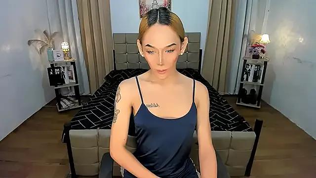 Catianamoore from StripChat is Freechat