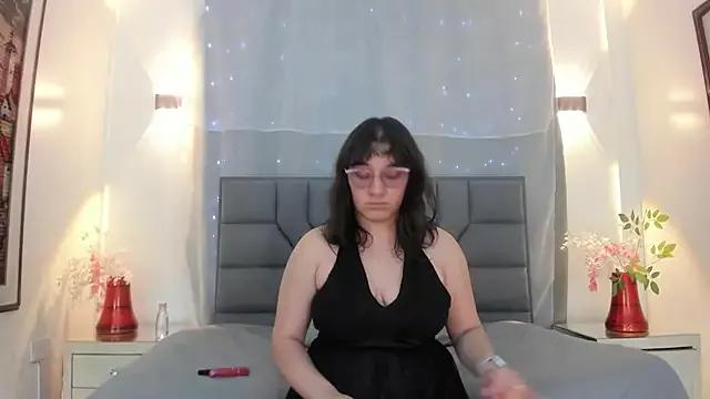Explore our live girls sluts from our Custom and Multi clubs and checkout exclusive access to highly interactive content, such as shape, hair, titties, pussy type and many more.