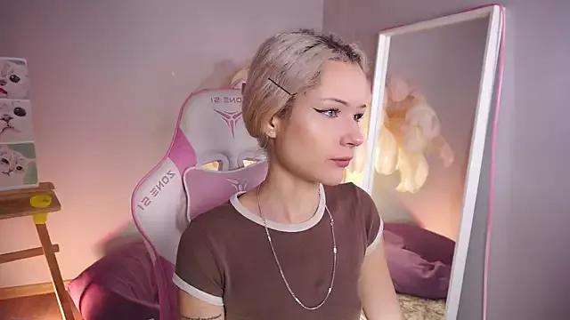 Explore our live girls sluts from our Custom and Multi clubs and checkout exclusive access to highly interactive content, such as shape, hair, titties, pussy type and many more.