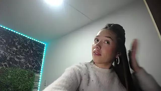 Explore our live girls sluts from our Custom and Multi clubs and checkout exclusive access to highly interactive content, such as shape, hair, titties, pussy type and many more.