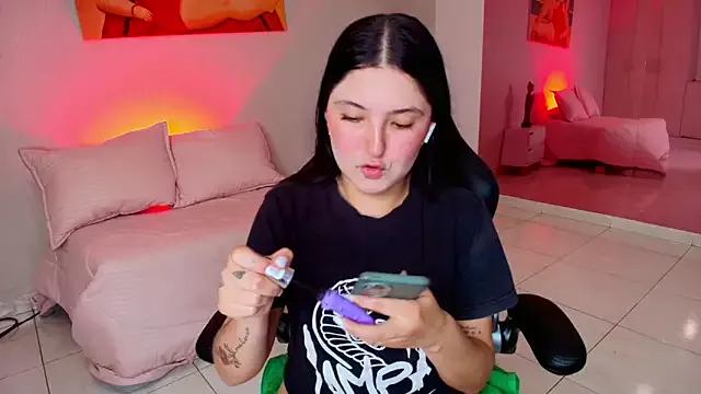 Explore our live girls sluts from our Custom and Multi clubs and checkout exclusive access to highly interactive content, such as shape, hair, titties, pussy type and many more.