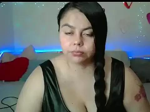 Explore our live girls sluts from our Custom and Multi clubs and checkout exclusive access to highly interactive content, such as shape, hair, titties, pussy type and many more.