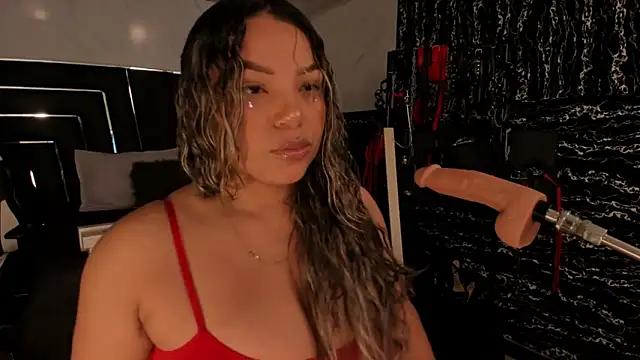 Explore our live girls sluts from our Custom and Multi clubs and checkout exclusive access to highly interactive content, such as shape, hair, titties, pussy type and many more.