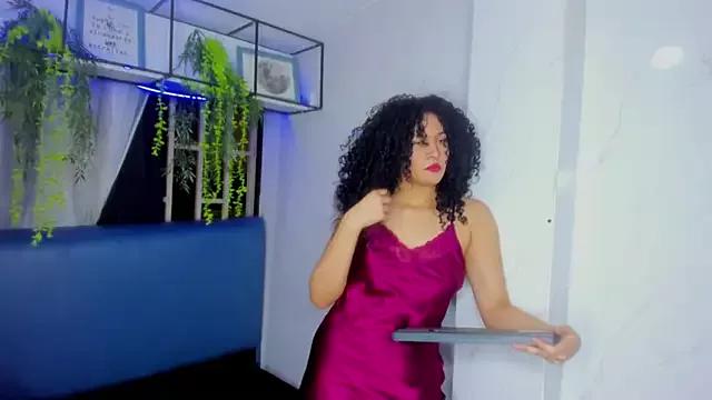 Explore our live girls sluts from our Custom and Multi clubs and checkout exclusive access to highly interactive content, such as shape, hair, titties, pussy type and many more.
