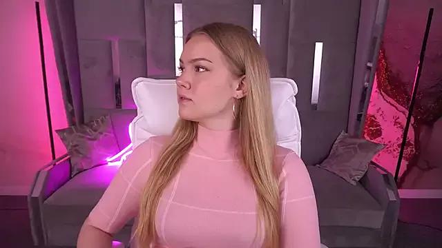 Explore our live girls sluts from our Custom and Multi clubs and checkout exclusive access to highly interactive content, such as shape, hair, titties, pussy type and many more.