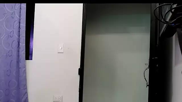 celesteskinny18 from StripChat is Freechat