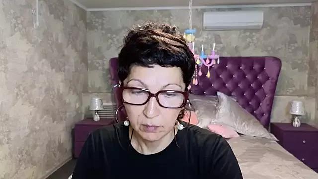 Celine_Queen from StripChat is Freechat