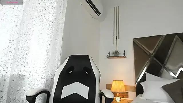 CellesteQueen from StripChat