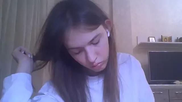 CeyaLier from StripChat is Freechat