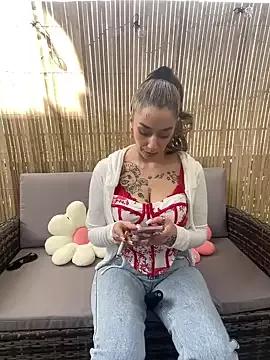 Chachou000 from StripChat