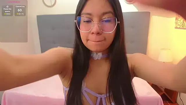 chaneelstark from StripChat is Freechat