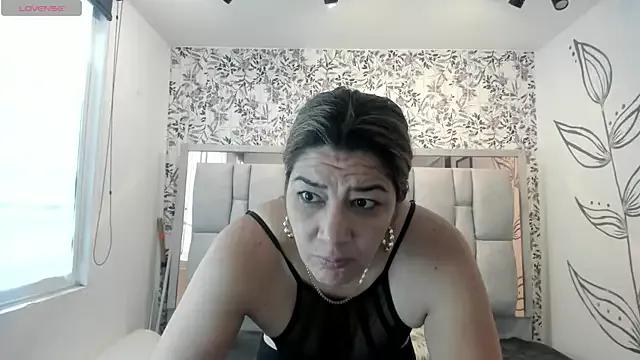 Chanel__Rose__ from StripChat is Freechat