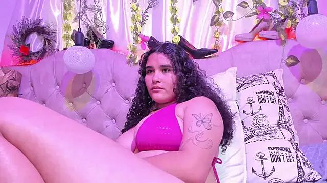 Explore our live girls sluts from our Custom and Multi clubs and checkout exclusive access to highly interactive content, such as shape, hair, titties, pussy type and many more.