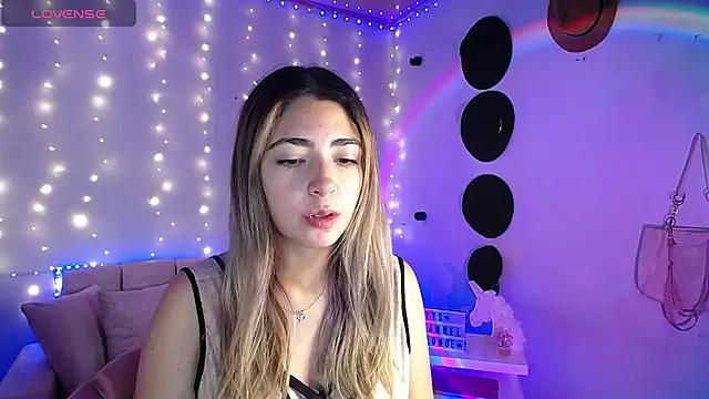 Explore our live girls sluts from our Custom and Multi clubs and checkout exclusive access to highly interactive content, such as shape, hair, titties, pussy type and many more.
