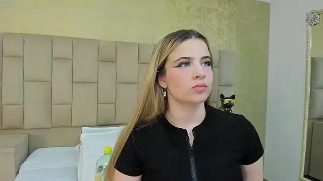 Explore our live girls sluts from our Custom and Multi clubs and checkout exclusive access to highly interactive content, such as shape, hair, titties, pussy type and many more.