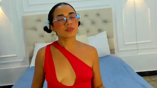 Explore our live girls sluts from our Custom and Multi clubs and checkout exclusive access to highly interactive content, such as shape, hair, titties, pussy type and many more.