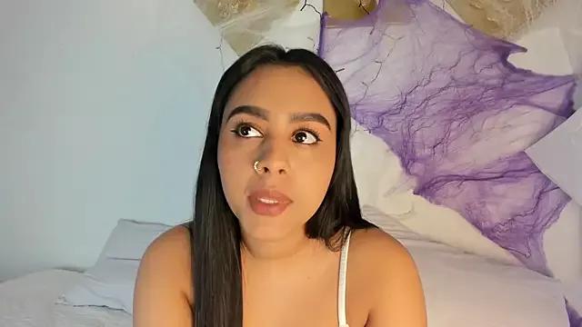 Explore our live girls sluts from our Custom and Multi clubs and checkout exclusive access to highly interactive content, such as shape, hair, titties, pussy type and many more.