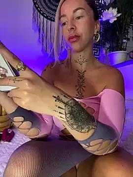 CheekyChels from StripChat