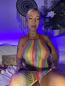 CheekyChels from StripChat