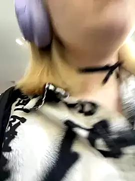 Explore our live girls sluts from our Custom and Multi clubs and checkout exclusive access to highly interactive content, such as shape, hair, titties, pussy type and many more.
