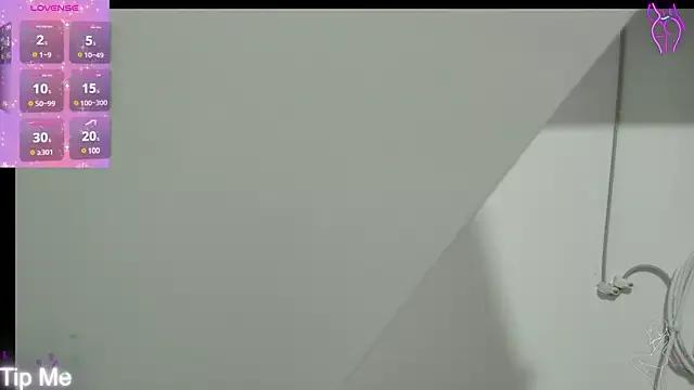 Explore our live girls sluts from our Custom and Multi clubs and checkout exclusive access to highly interactive content, such as shape, hair, titties, pussy type and many more.