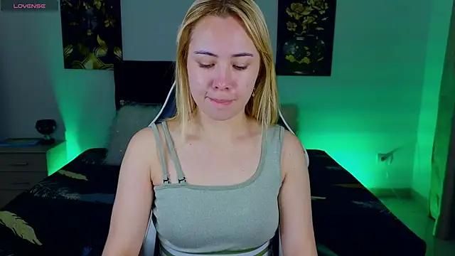 Explore our live girls sluts from our Custom and Multi clubs and checkout exclusive access to highly interactive content, such as shape, hair, titties, pussy type and many more.