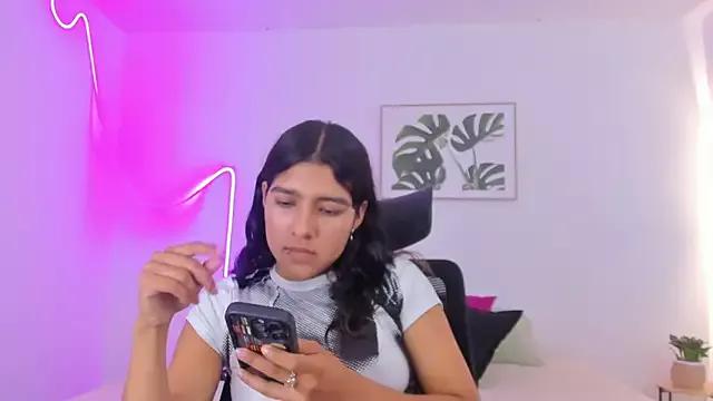 Cherrydollxx from StripChat is Freechat