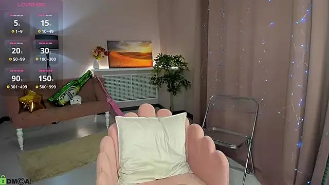 Explore our live girls sluts from our Custom and Multi clubs and checkout exclusive access to highly interactive content, such as shape, hair, titties, pussy type and many more.