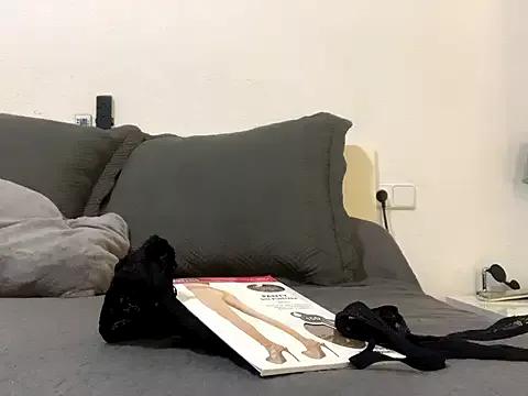 Chic_desire from StripChat