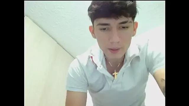 ChicoMaloFfF from StripChat is Freechat