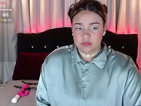chiqui_hottie from StripChat is Freechat