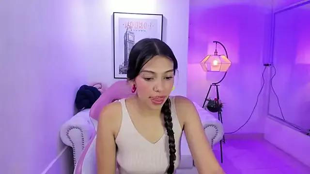 Explore our live girls sluts from our Custom and Multi clubs and checkout exclusive access to highly interactive content, such as shape, hair, titties, pussy type and many more.