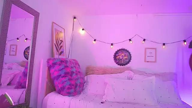 chloe_moons_ from StripChat is Freechat