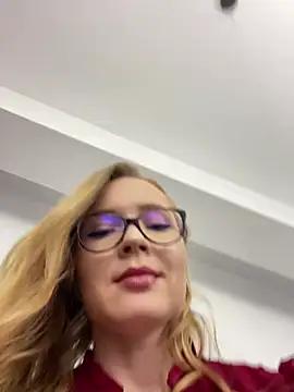 Explore our live girls sluts from our Custom and Multi clubs and checkout exclusive access to highly interactive content, such as shape, hair, titties, pussy type and many more.