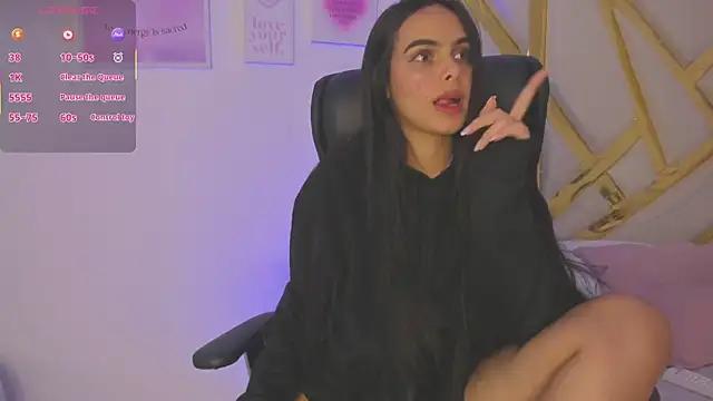 Explore our live girls sluts from our Custom and Multi clubs and checkout exclusive access to highly interactive content, such as shape, hair, titties, pussy type and many more.