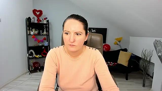 Explore our live girls sluts from our Custom and Multi clubs and checkout exclusive access to highly interactive content, such as shape, hair, titties, pussy type and many more.
