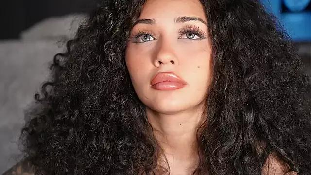 ChloeJoyce from StripChat is Freechat
