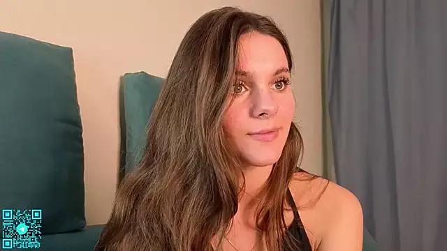 chloemilka from StripChat is Freechat