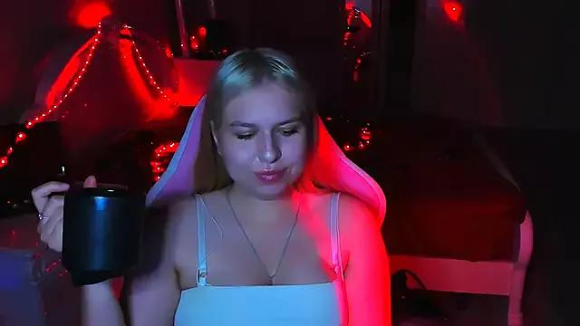 Explore our live girls sluts from our Custom and Multi clubs and checkout exclusive access to highly interactive content, such as shape, hair, titties, pussy type and many more.