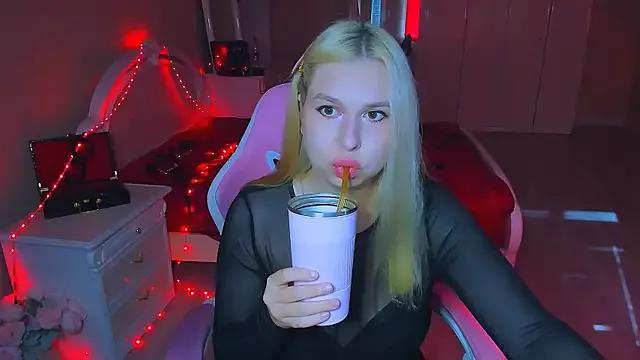 ChloeRicc from StripChat is Freechat