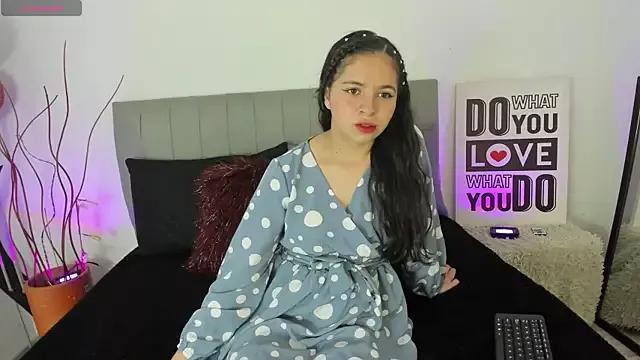 Explore our live girls sluts from our Custom and Multi clubs and checkout exclusive access to highly interactive content, such as shape, hair, titties, pussy type and many more.