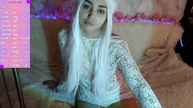 Explore our live girls sluts from our Custom and Multi clubs and checkout exclusive access to highly interactive content, such as shape, hair, titties, pussy type and many more.