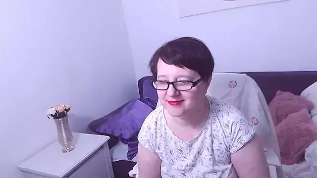 Explore our live girls sluts from our Custom and Multi clubs and checkout exclusive access to highly interactive content, such as shape, hair, titties, pussy type and many more.